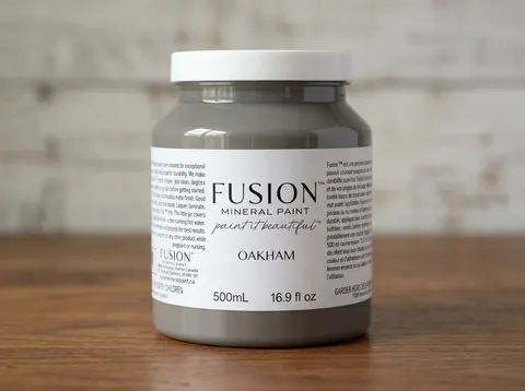 Fusion Mineral Paint jar in color Oakham
