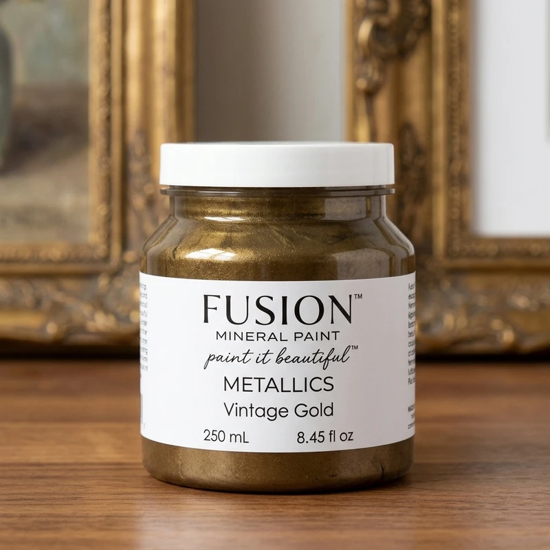 Fusion Mineral Paint jar in color Vintage Gold